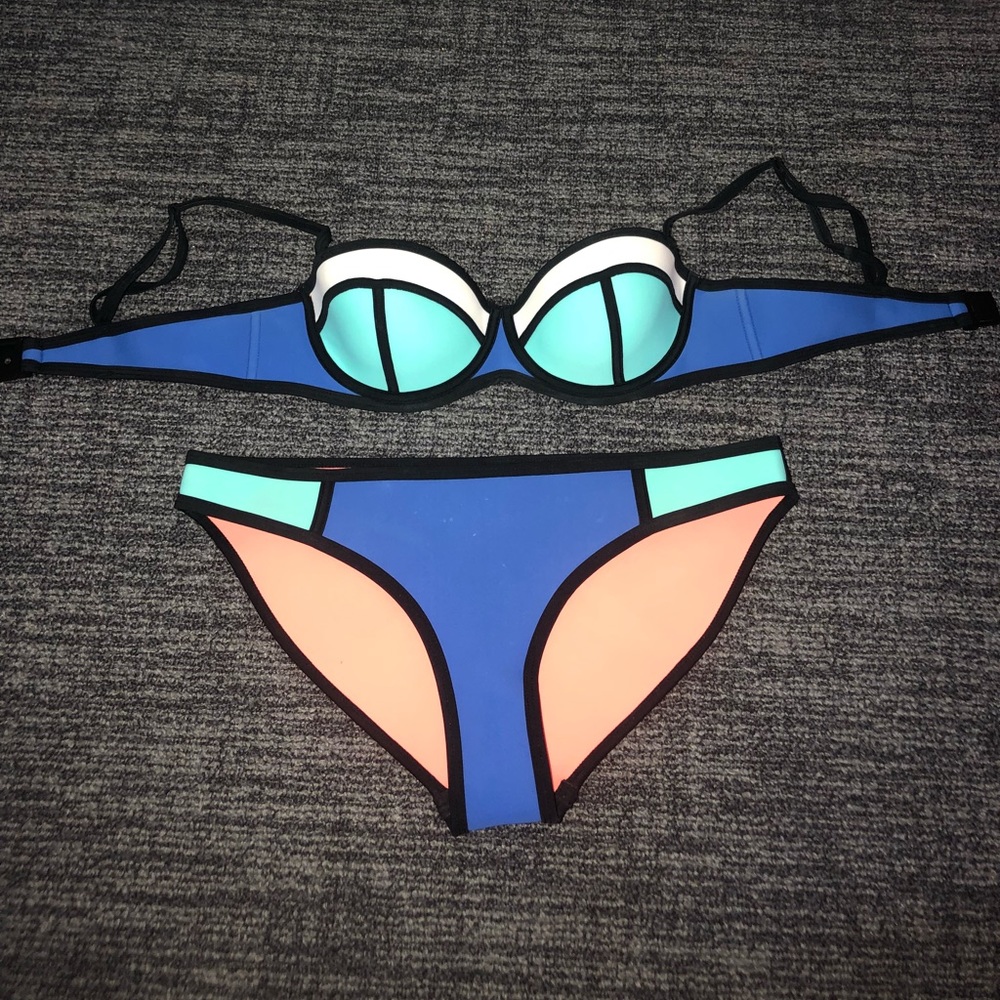 Triangl Poppy Set